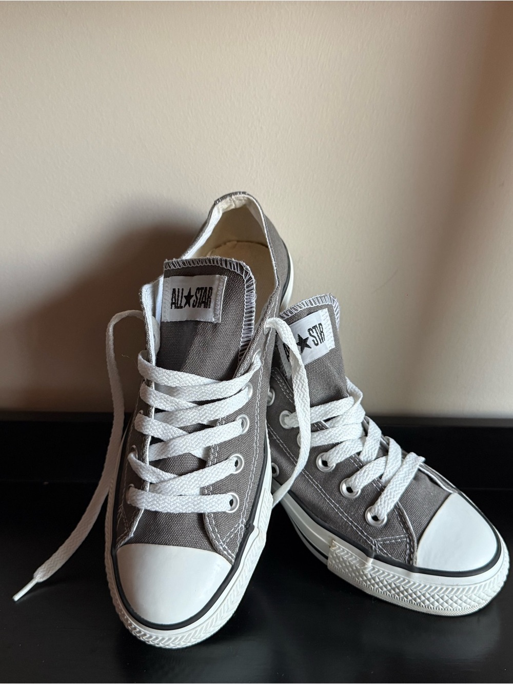 Converse All Star Gray Low Top Sneakers Women’s Size 7